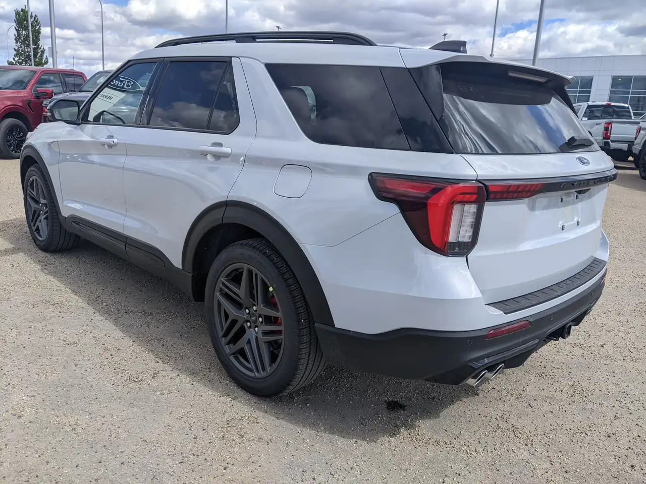 Ford Explorer снимка Ford Explorer