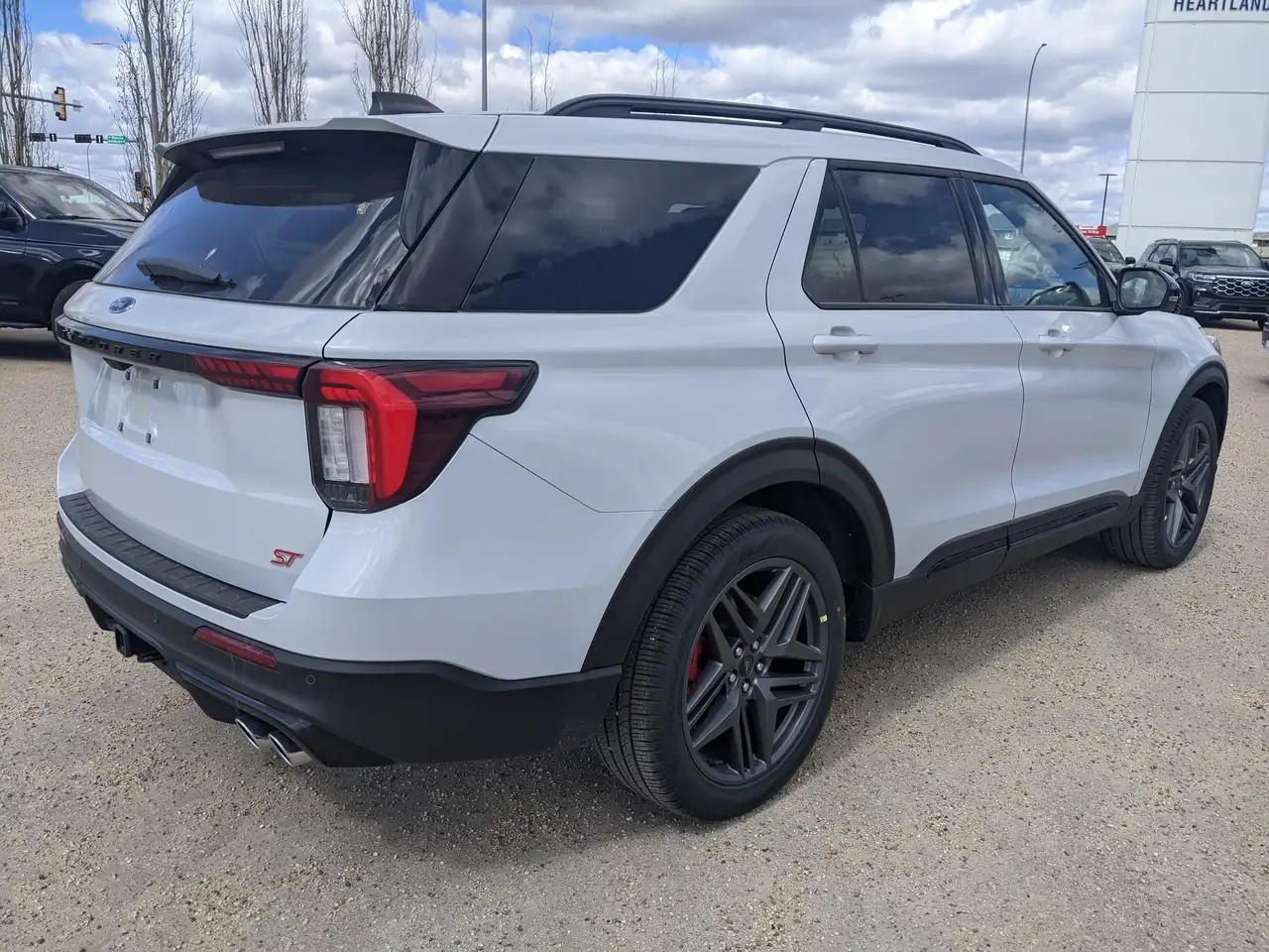 Ford Explorer снимка Ford Explorer