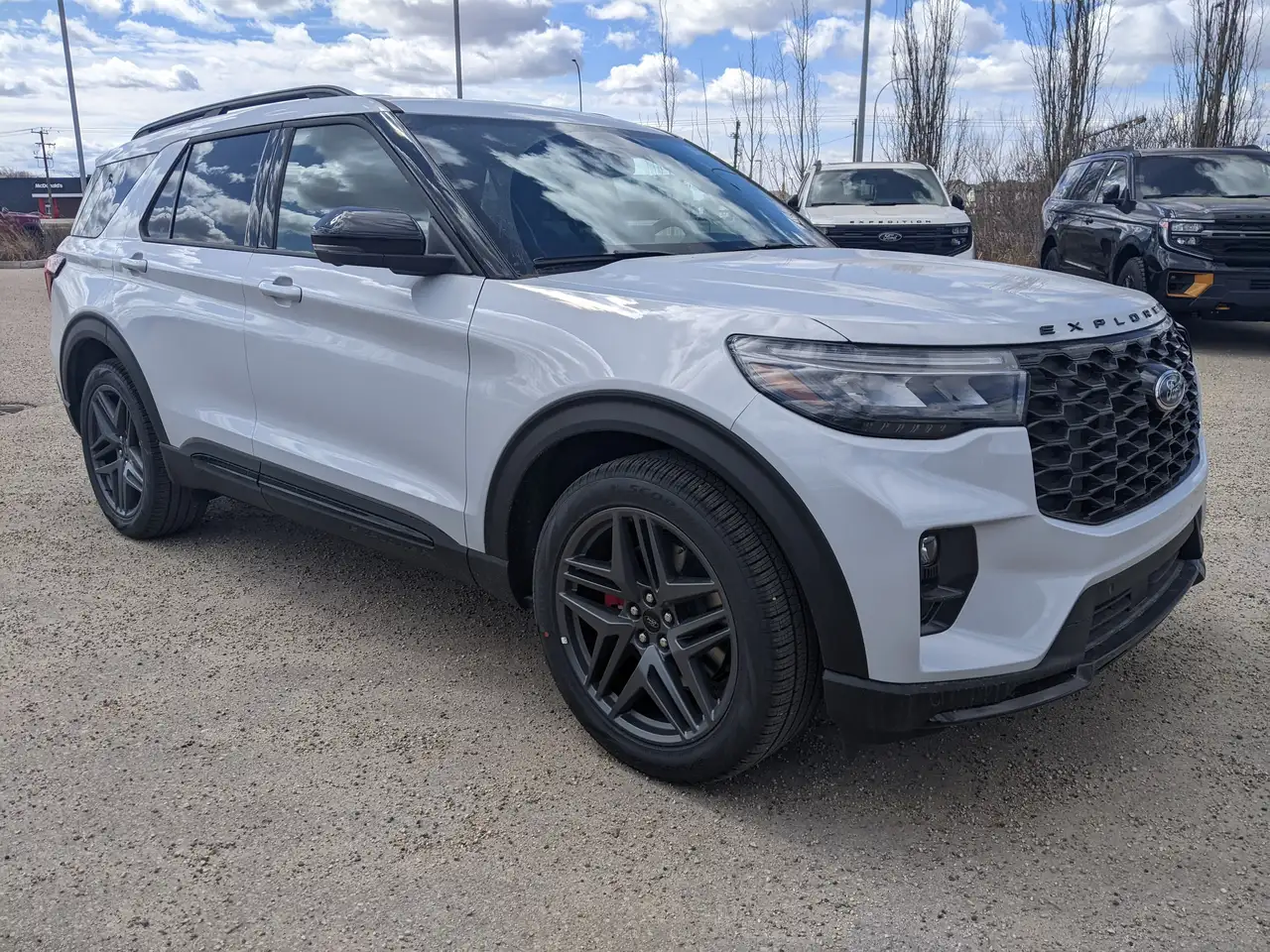 Ford Explorer снимка Ford Explorer