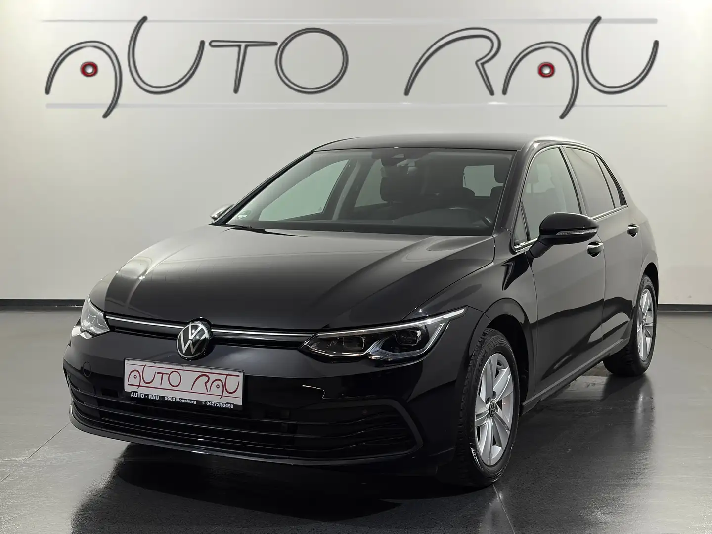 Volkswagen Golf 8 Lim. 1.5 TSI Life *LED*NAVI*RFK* Schwarz - 1