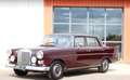 Mercedes-Benz 230 Mercedes W110 Heckflosse Dunkelrot 1967 Oro - thumbnail 1