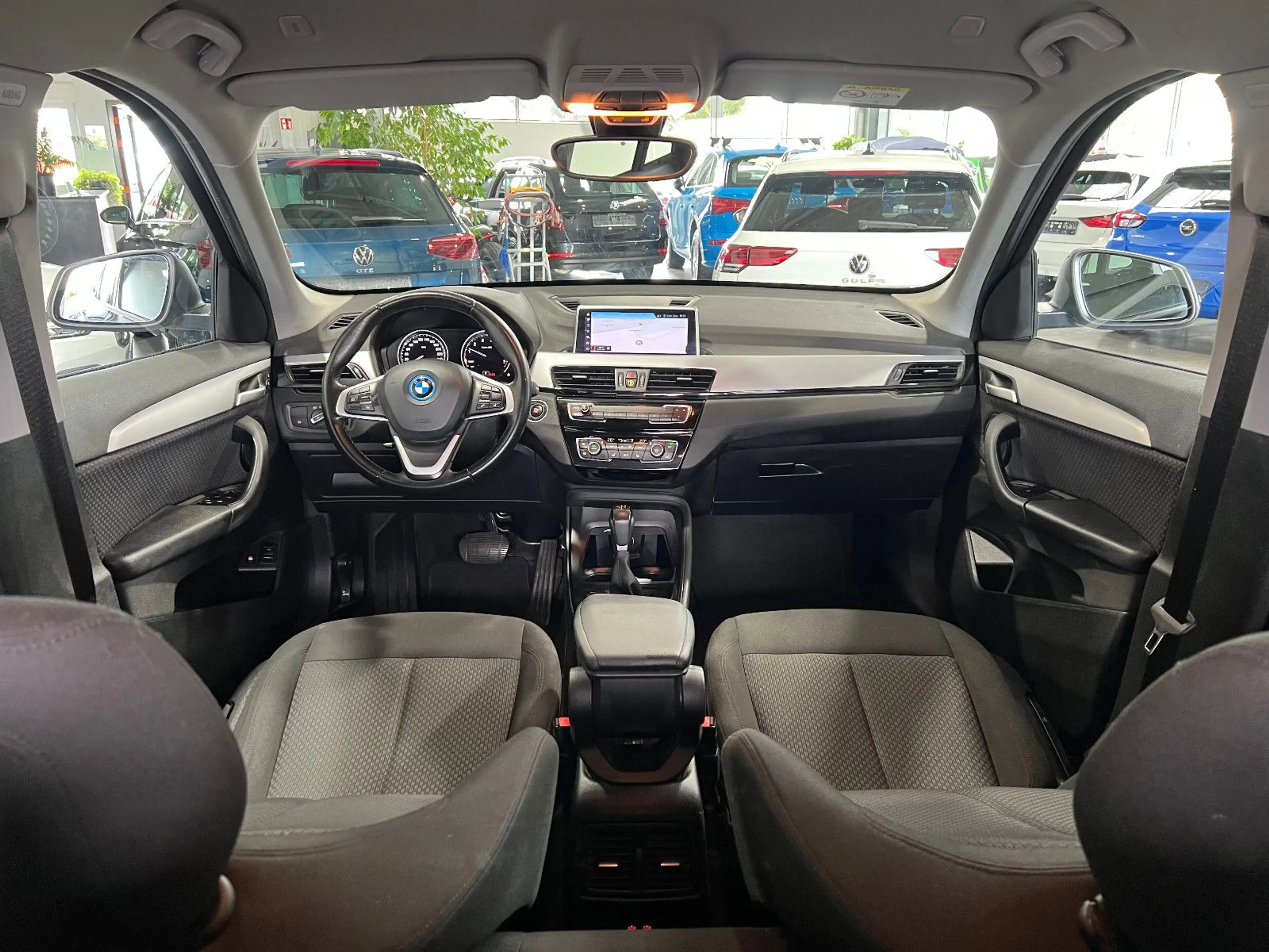 BMW X1 xDrive 25 e Automatik **Navi*LED*SHZ*Temp** — photo 12