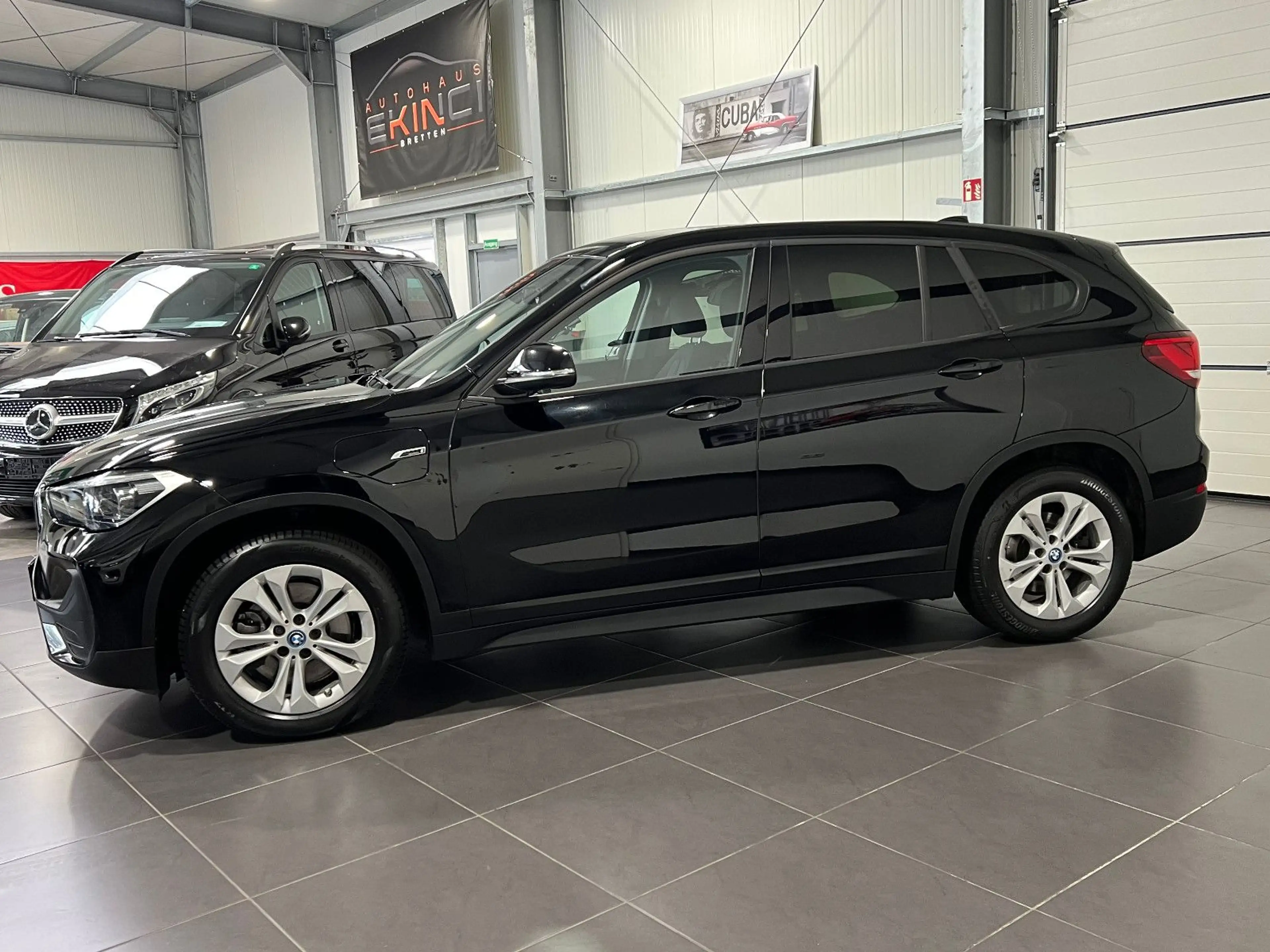 BMW X1 xDrive 25 e Automatik **Navi*LED*SHZ*Temp** — photo 3