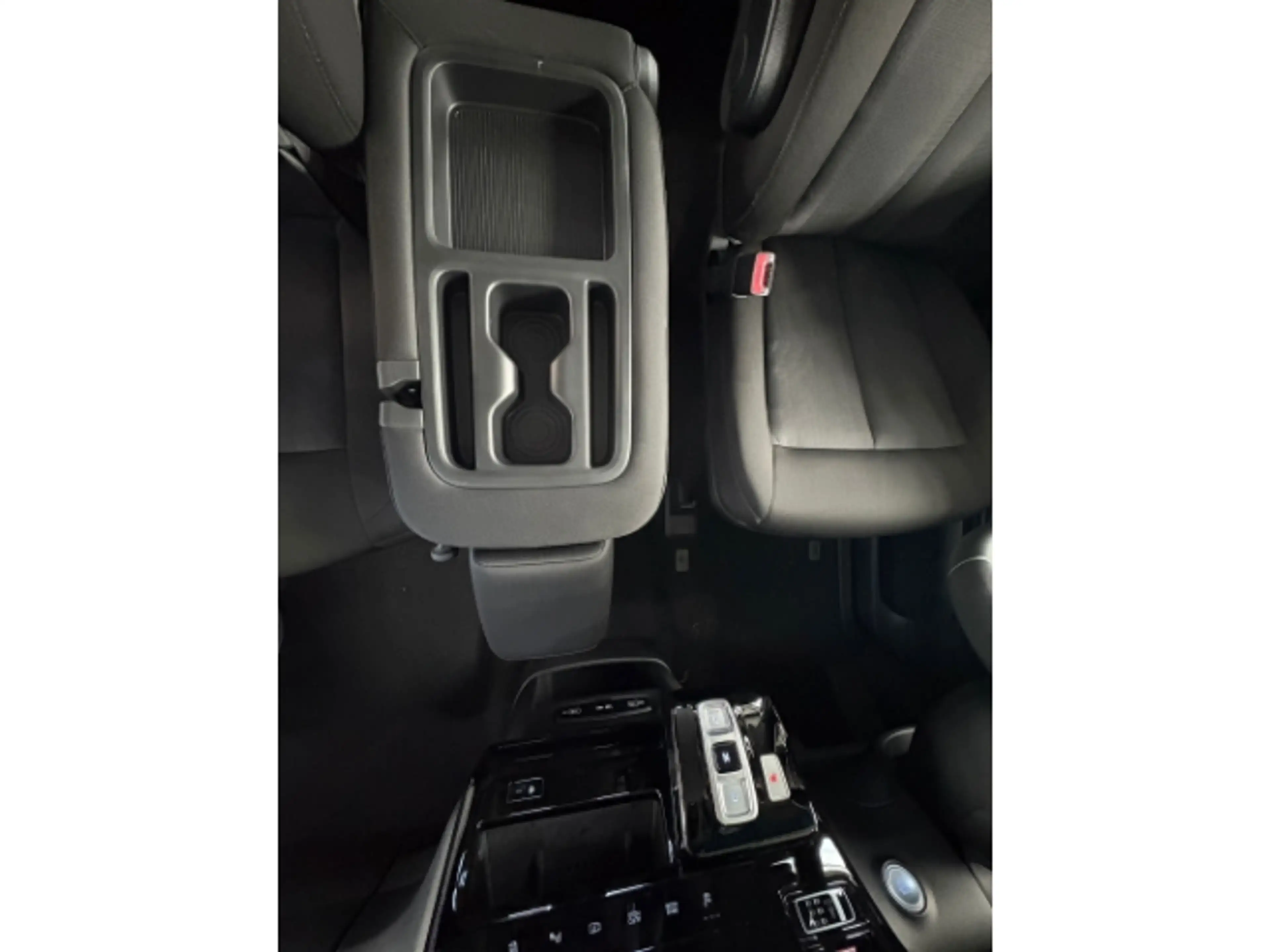 Hyundai STARIA Hyundai Trend Parkpaket Navi Digitales Cockpit 360 — photo 14