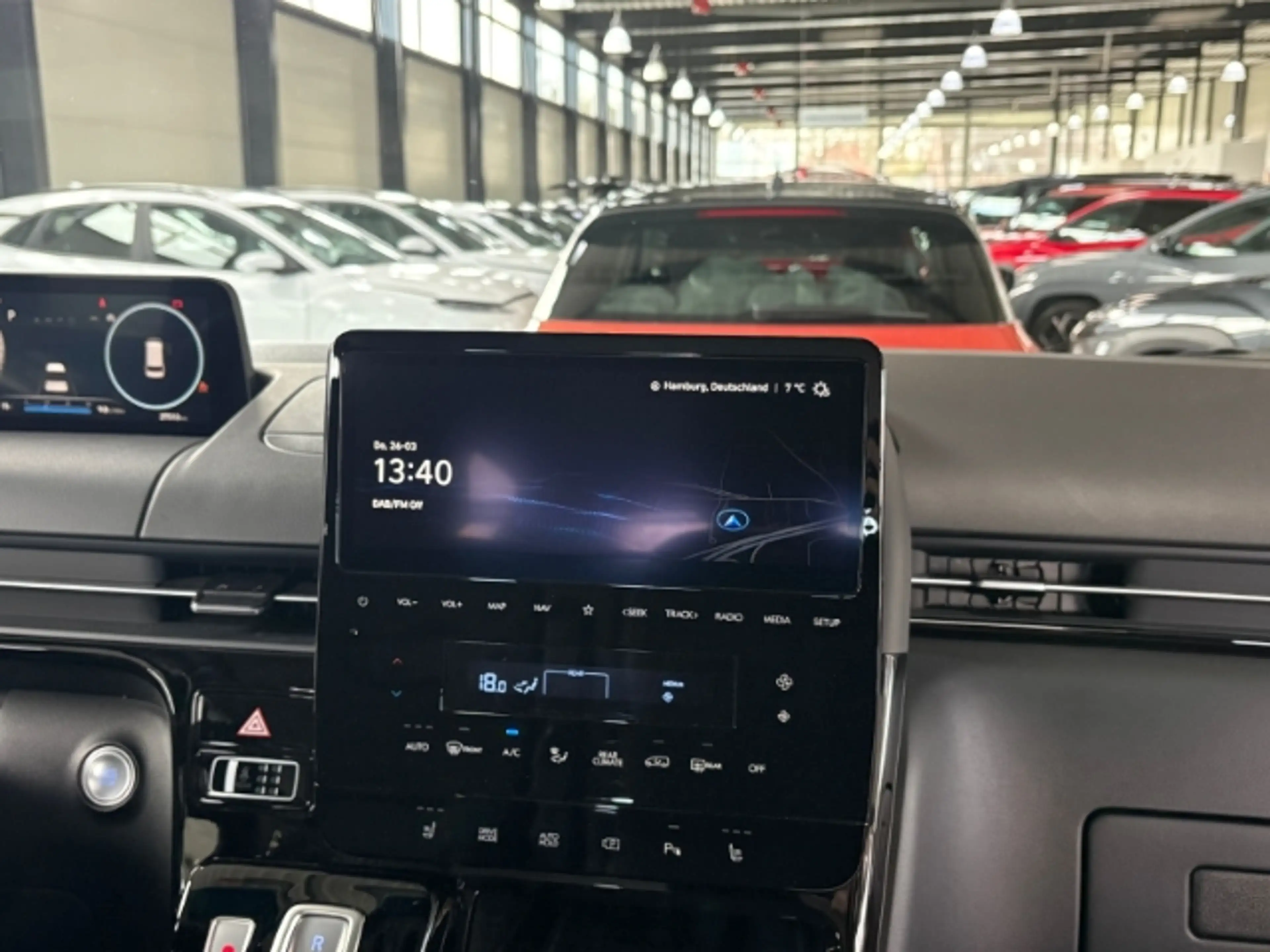 Hyundai STARIA Hyundai Trend Parkpaket Navi Digitales Cockpit 360 — photo 15