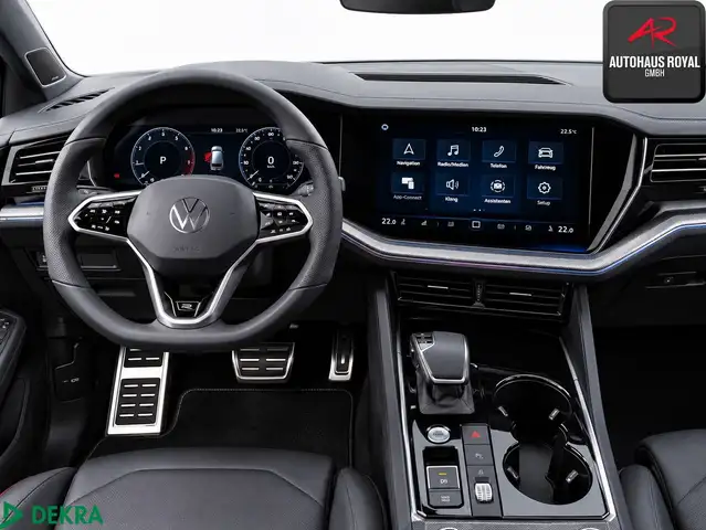 Volkswagen Touareg view 2