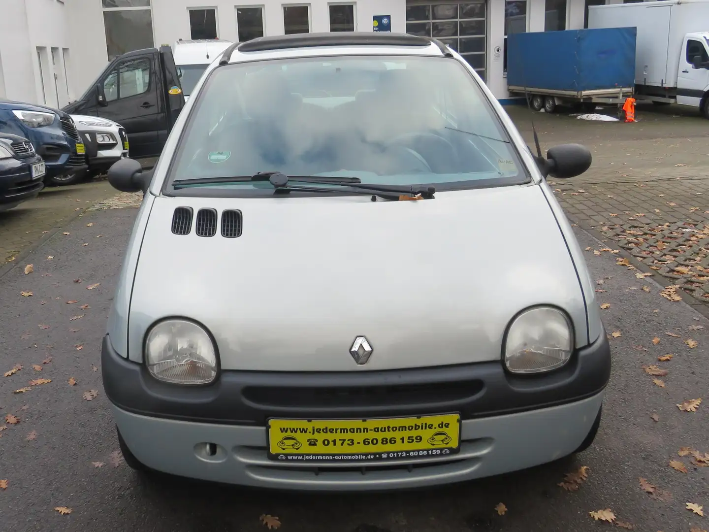 Renault Twingo Plus aus 1 Hand Grau - 2