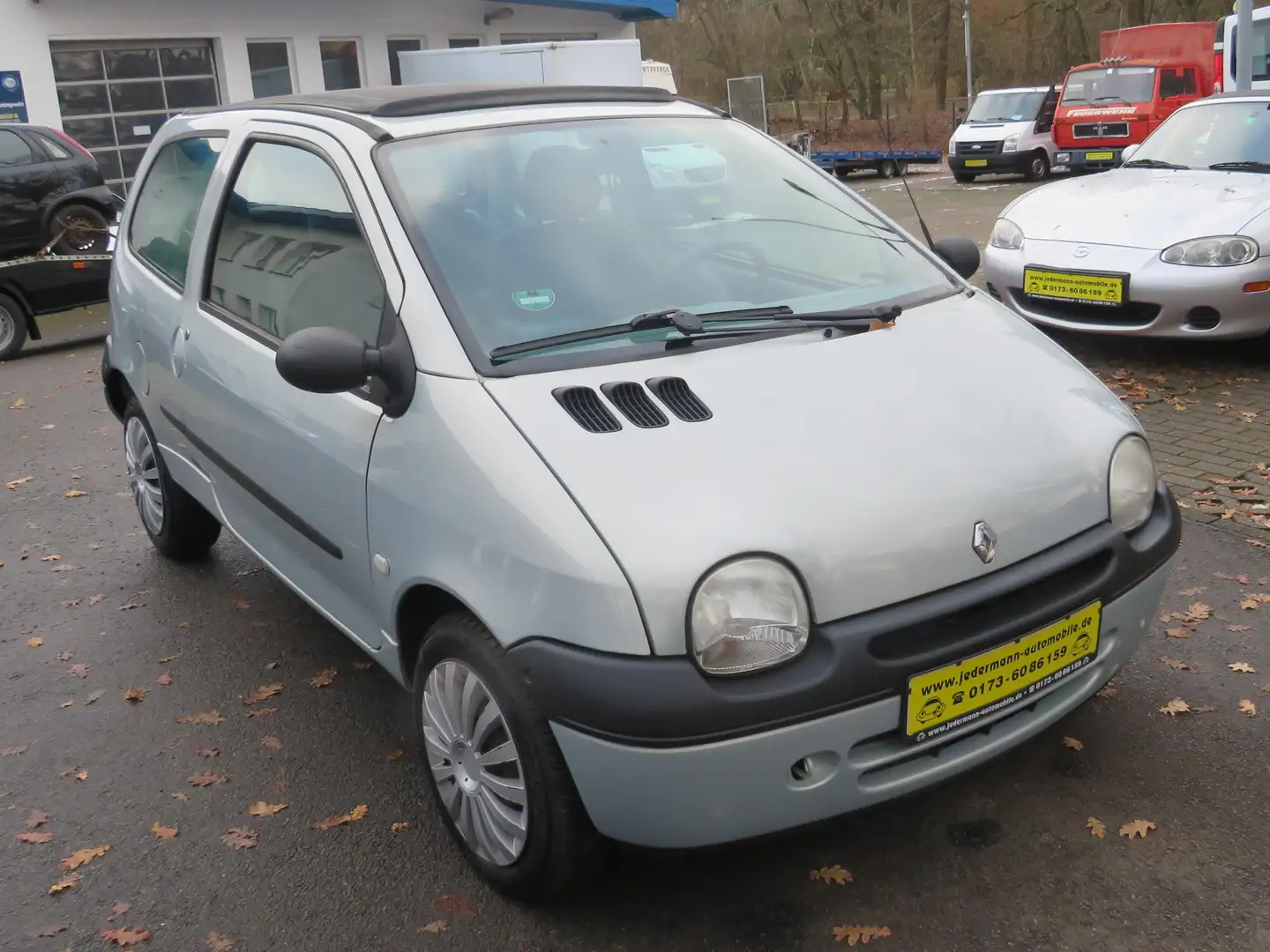 Renault Twingo Plus aus 1 Hand Grau - 1