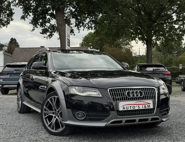 Audi A4 view 4