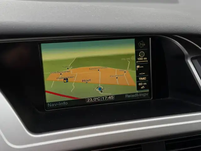 Audi A4 view 12