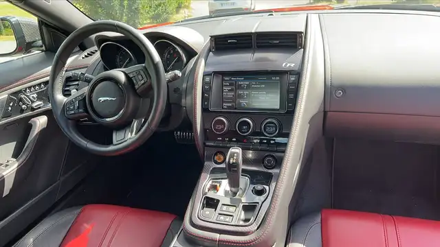 Jaguar F-Type view 11