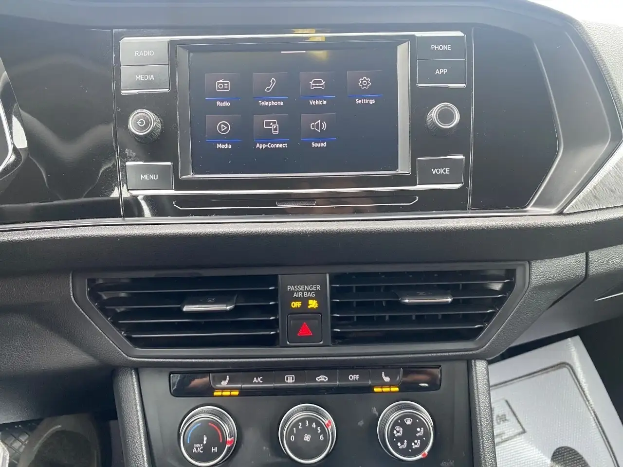 Volkswagen Jetta снимка Volkswagen Jetta
