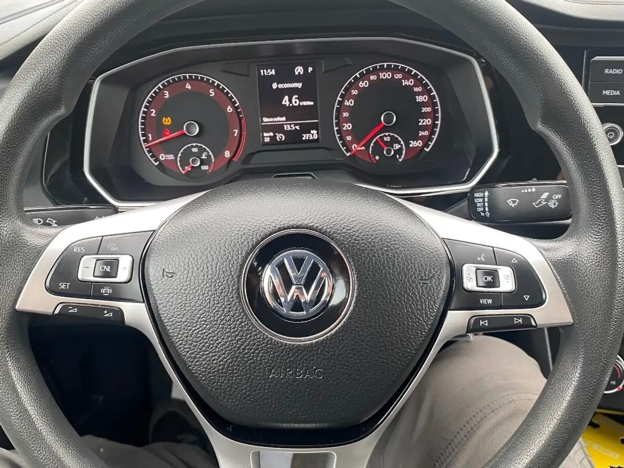 Volkswagen Jetta снимка Volkswagen Jetta