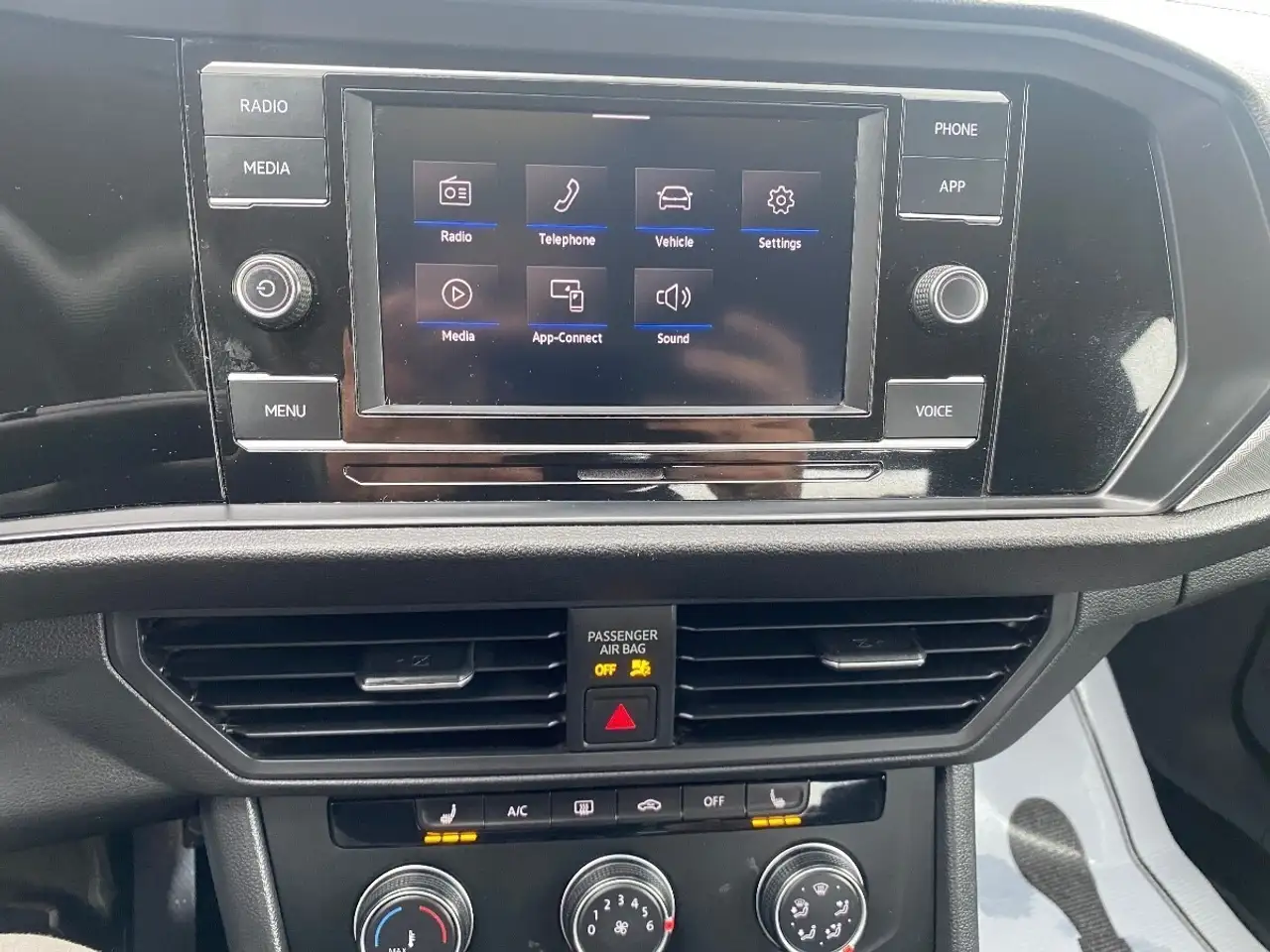 Volkswagen Jetta снимка Volkswagen Jetta