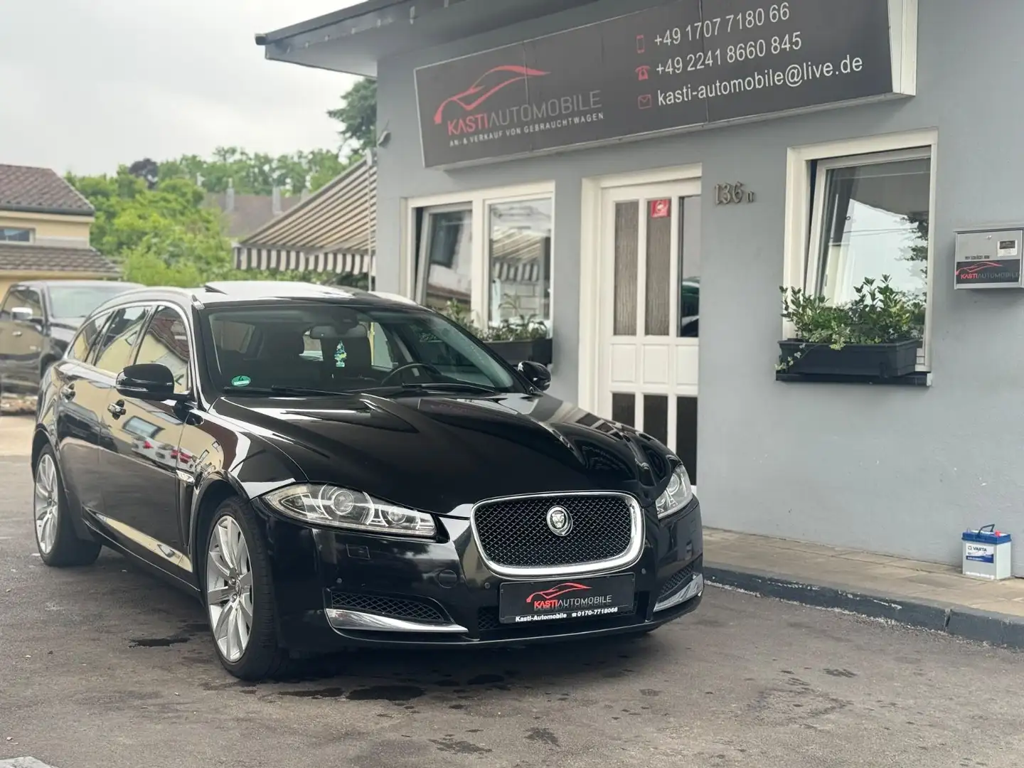Jaguar XF Sportbrake 3.0 V6 Diesel S Schwarz - 1