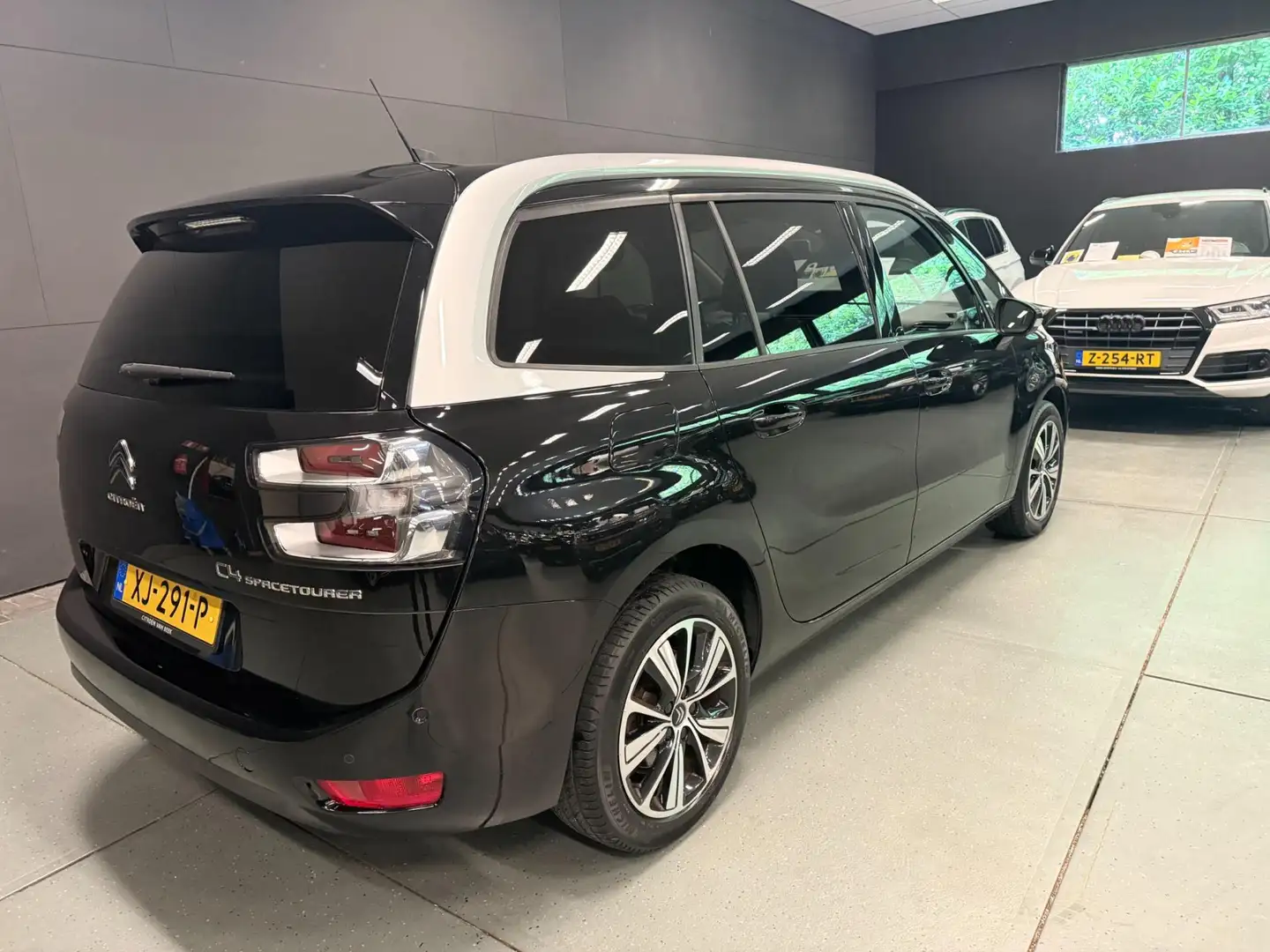 Citroen Grand C4 SpaceTourer 1.2 PureTech Business 7PERSOONS NAVI/DAB/CARPLAY/C Zwart - 2