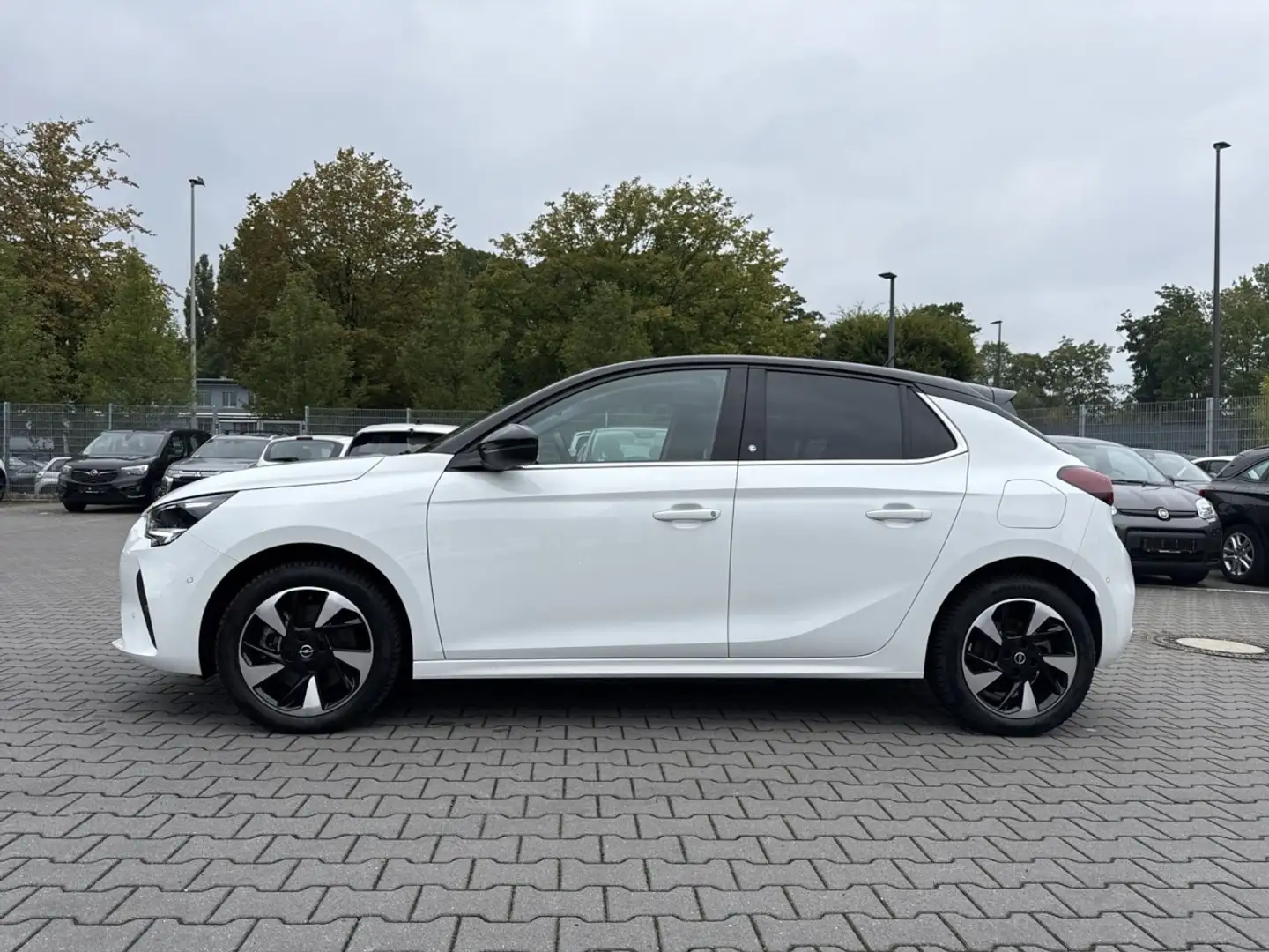 Opel Corsa F e Elegance *11kw/Kamera/GJR* Wit - 2