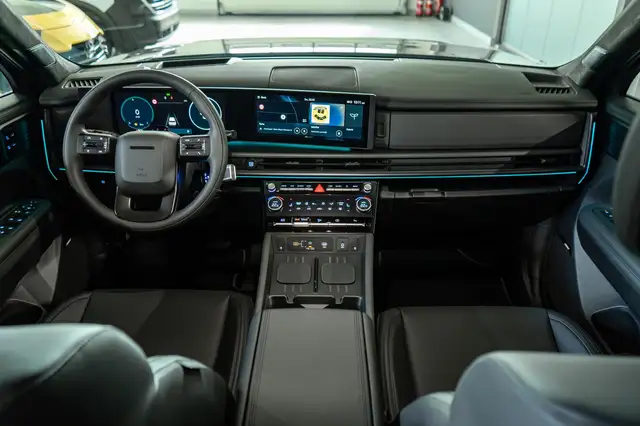 Hyundai Santa Fe view 25