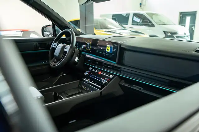 Hyundai Santa Fe view 18