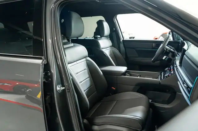 Hyundai Santa Fe view 17