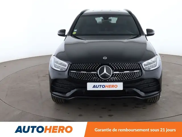 Mercedes-Benz 220 view 9