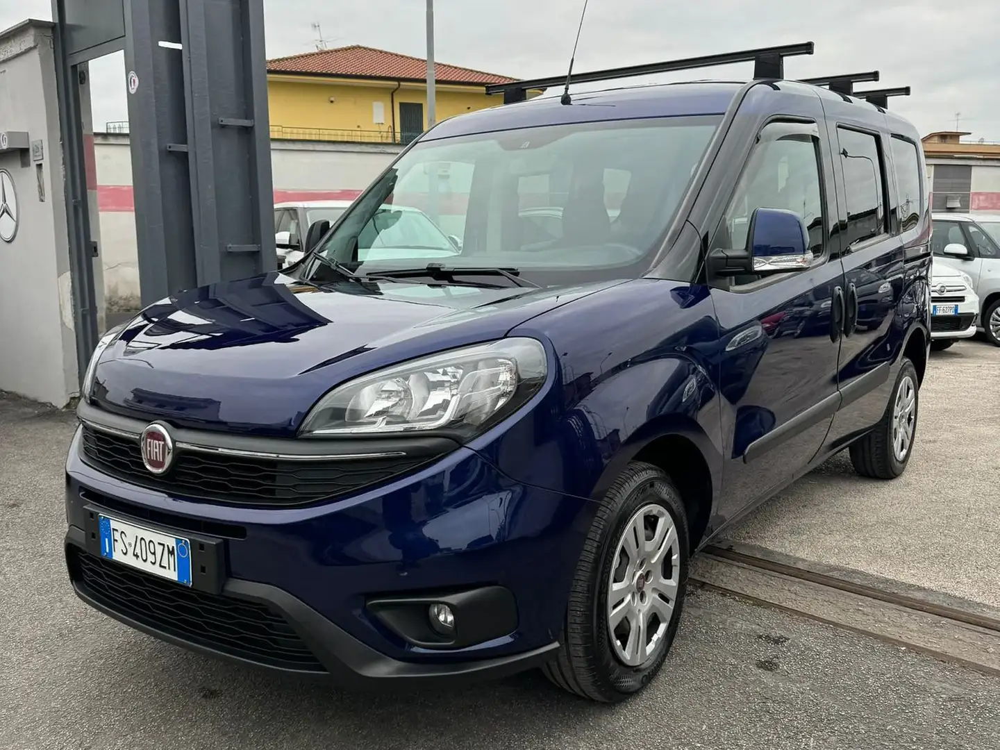 Fiat Doblo 1.3 mjt 16v Lounge 95cv Bleu - 2