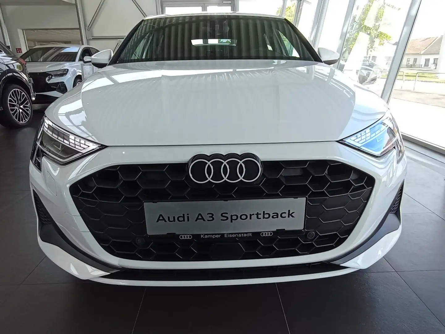 Audi A3 30 TFSI Weiß - 2