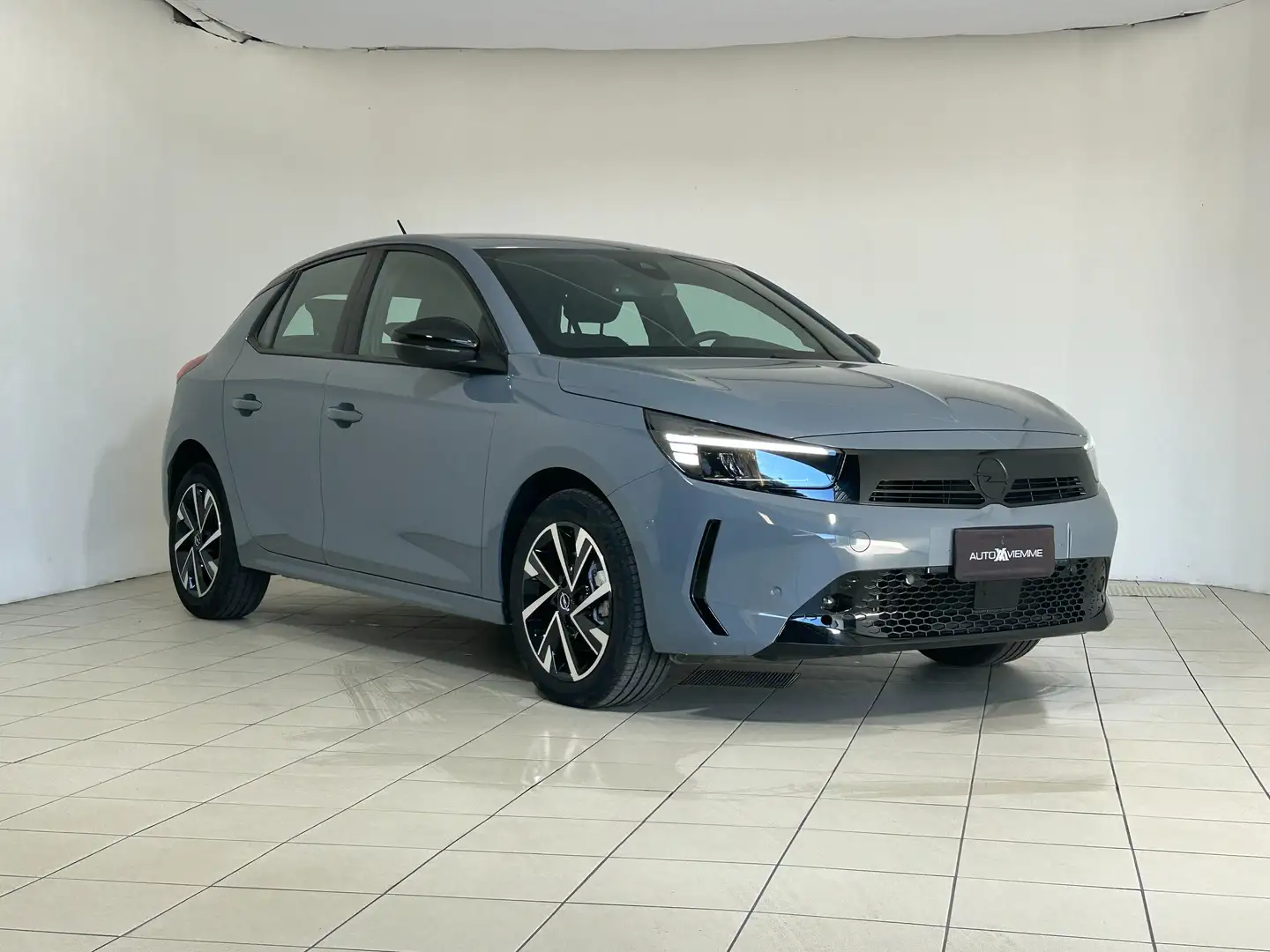 Opel Corsa GS 1.2 Iva detraibile Grau - 2