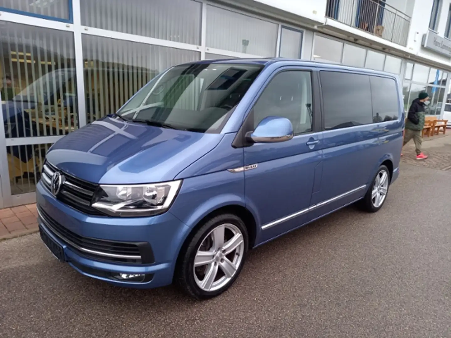 Volkswagen T6 Kombi Multivan 70 Jahre Bulli Bleu - 2