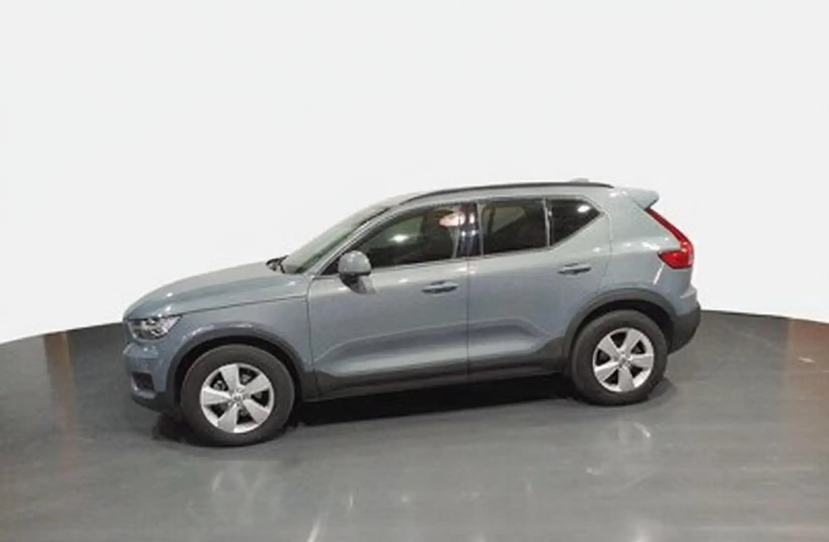 Volvo XC40 T2 Essential Burdeos - 2