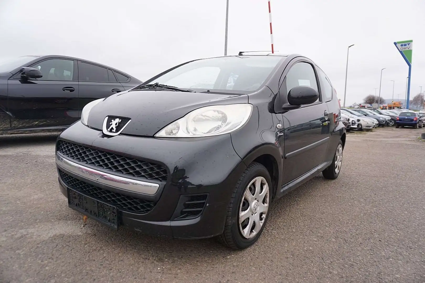 Peugeot 107 Urban 1,0 12V Schwarz - 2