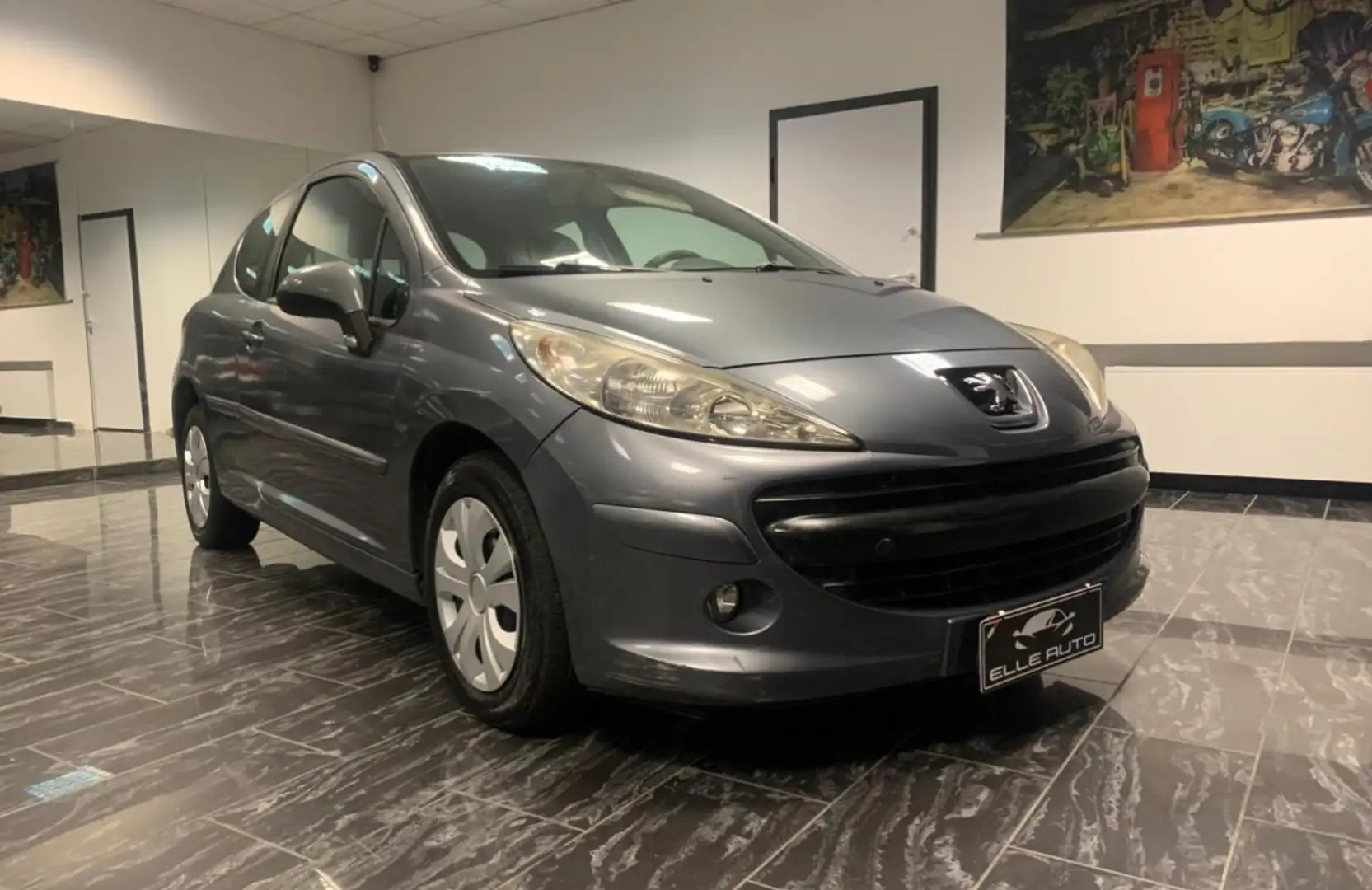 Peugeot 207 207 3p 1.4 8v X-Line Gris - 1
