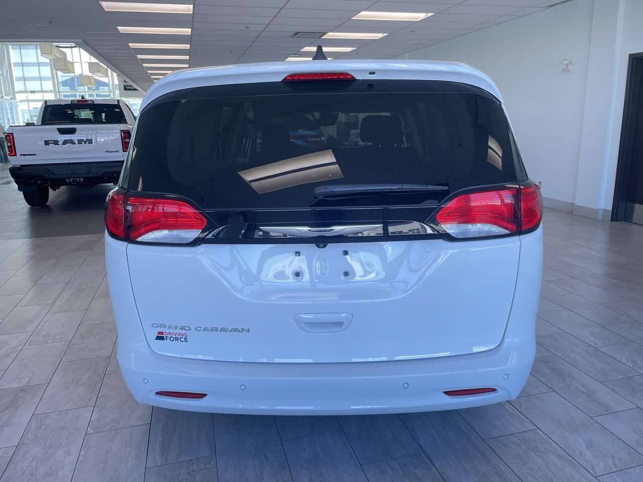 2024 Chrysler Grand Caravan SXT | FWD | NAV | Apple CarPlay | Remote Start | B — снимка 1