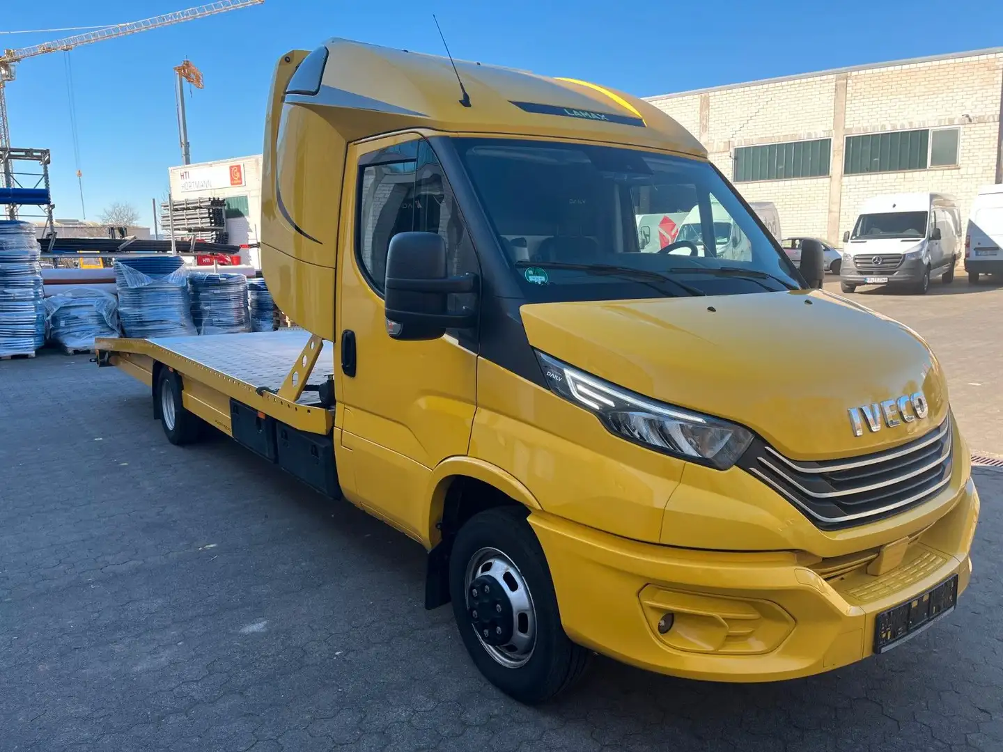 Iveco 50C18 Amarillo - 1