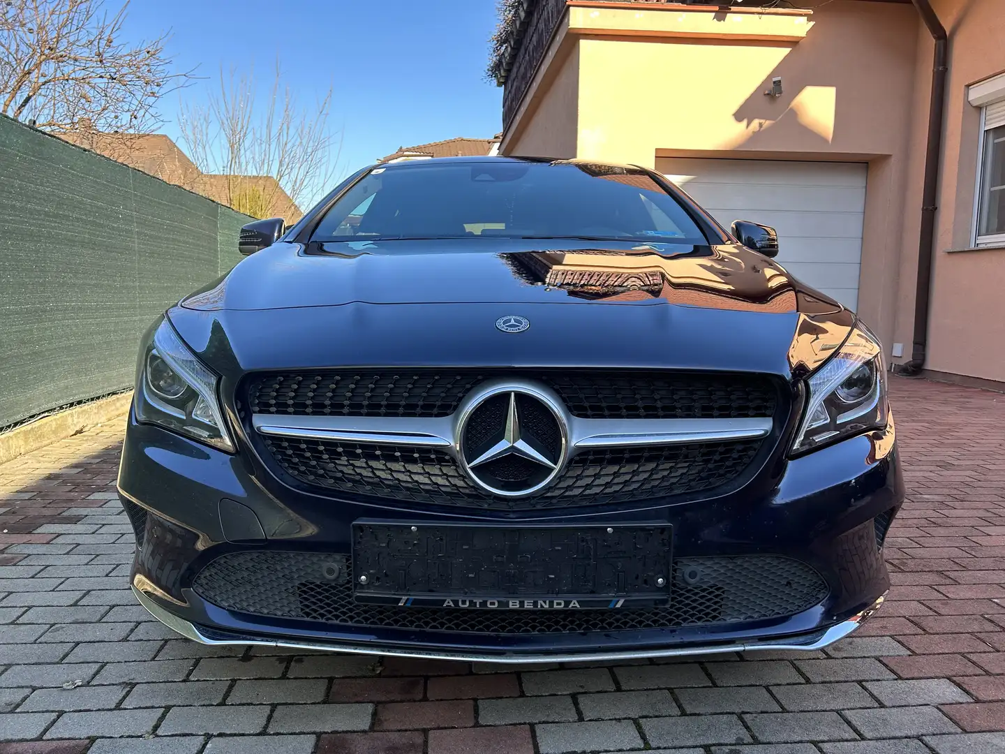 Mercedes-Benz CLA 220 d Shooting Brake Aut. Blau - 2