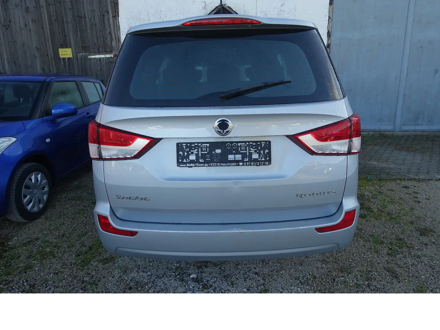 SsangYong Rodius 7-Sitzer Sitzheizung Ganzjahresreifen Alu Silber - 2