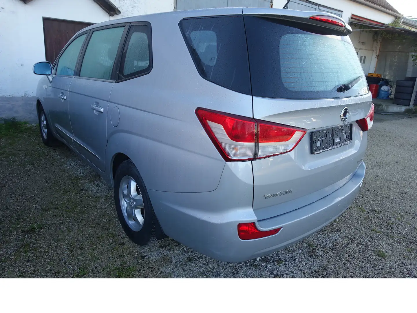 SsangYong Rodius 7-Sitzer Sitzheizung Ganzjahresreifen Alu Silber - 1