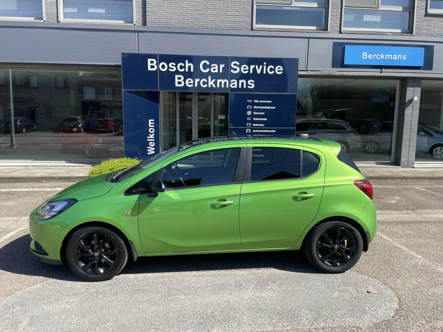 Opel Corsa-e Black Edition 1.2 B + Parkeersensoren Achter Vert - 1
