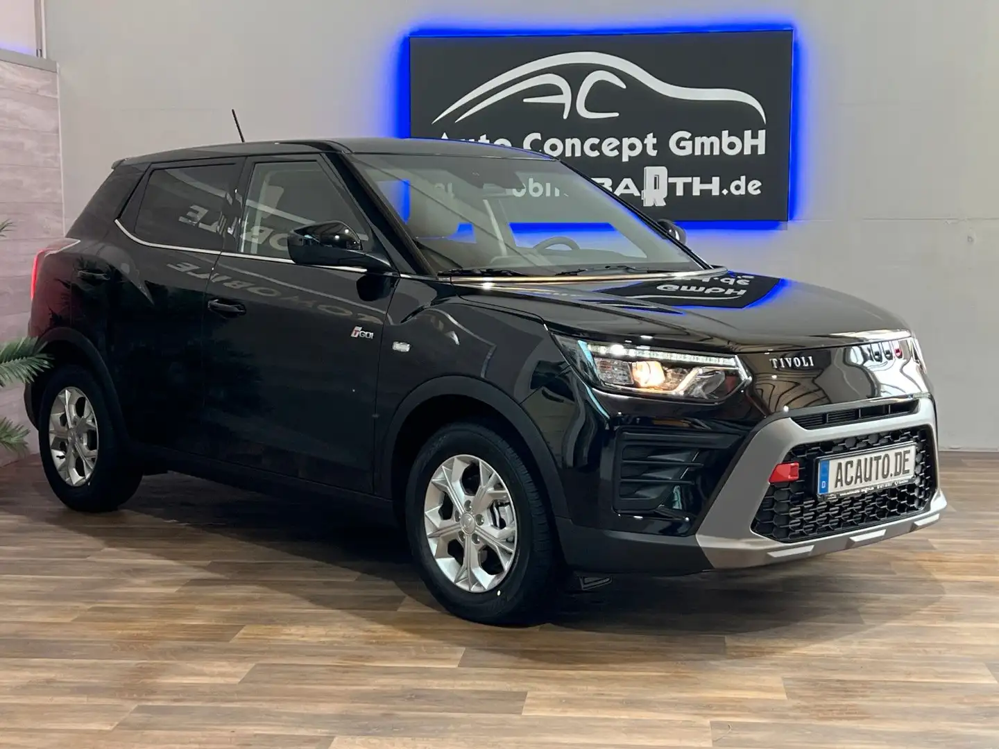 KGM Tivoli 1,5P 2WD Nomad +Klima +Digitaltacho +RFK Negro - 2