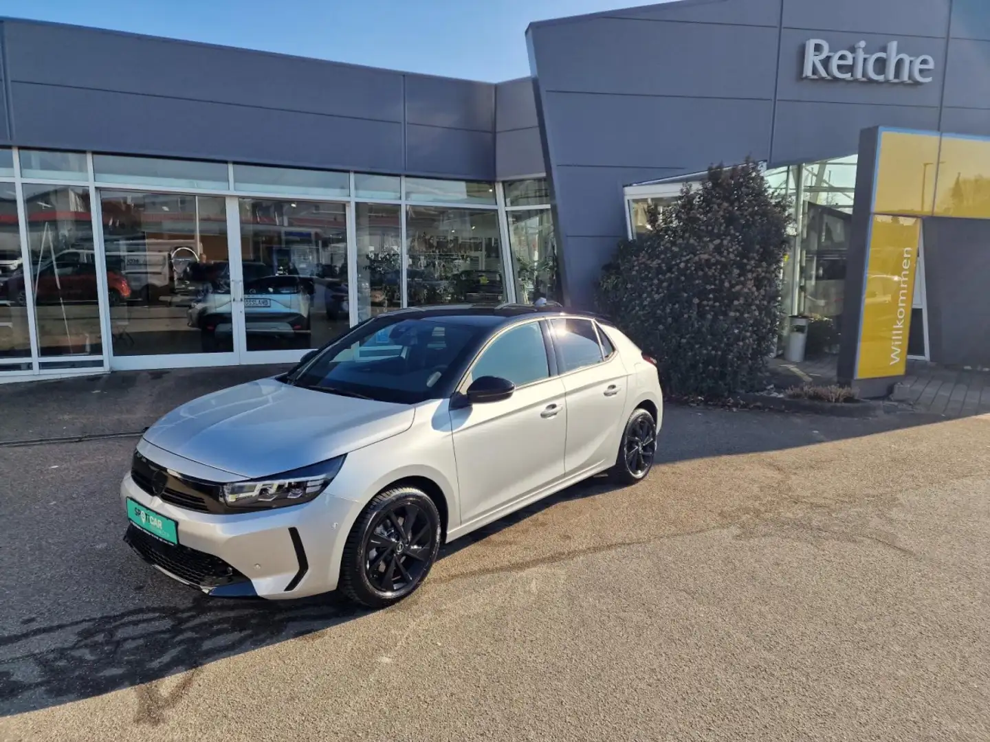 Opel Corsa GS 1,2 MATRIX+NAV+SHZ+LHZ+TWW+RFK+PDC Klima Navi Silber - 1