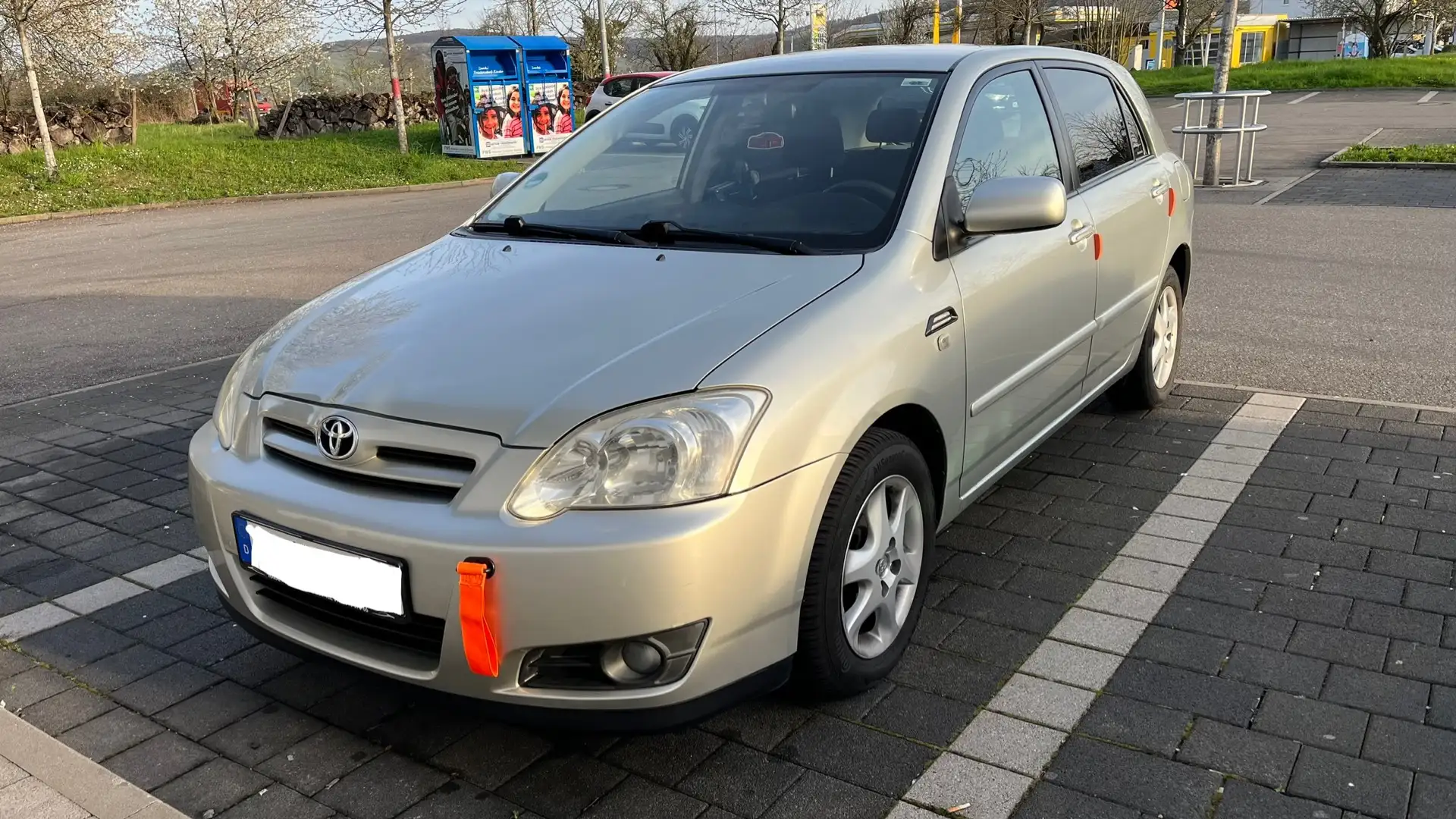 Toyota Corolla 1.6 VVT-i Sol Grau - 1
