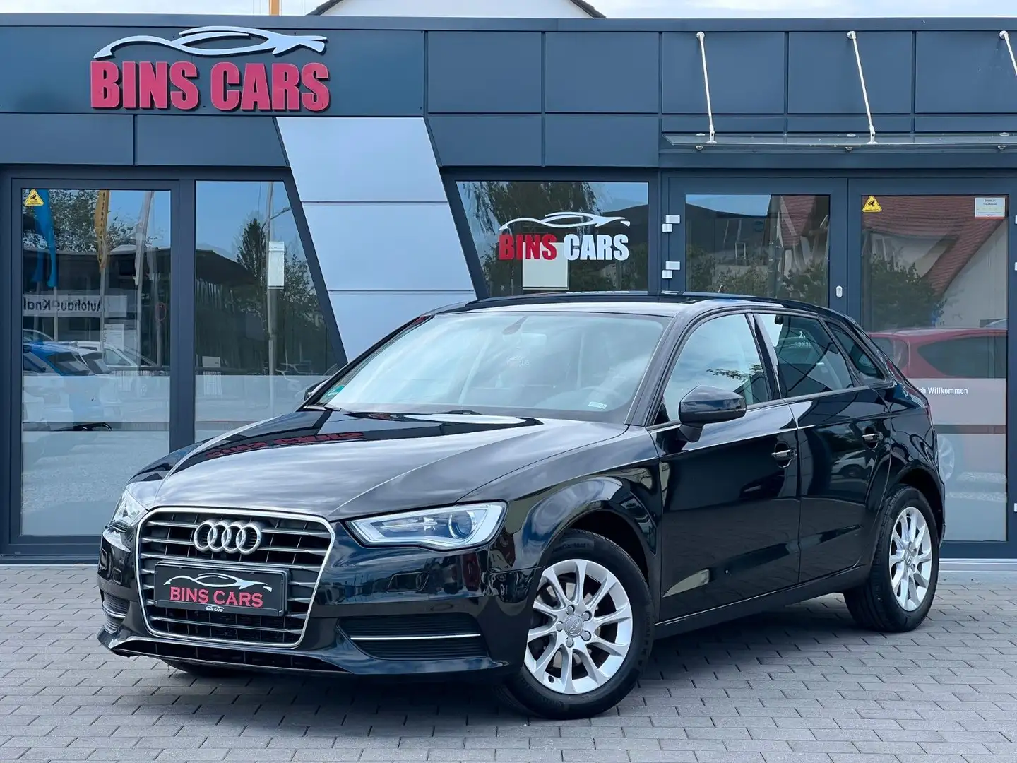 Audi A3 1.6 TDI Sportback attraction*Navi*Klima*Xenon Noir - 1