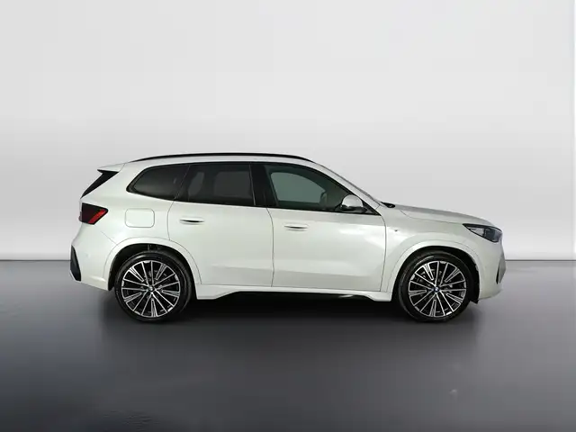 BMW X1 view 3