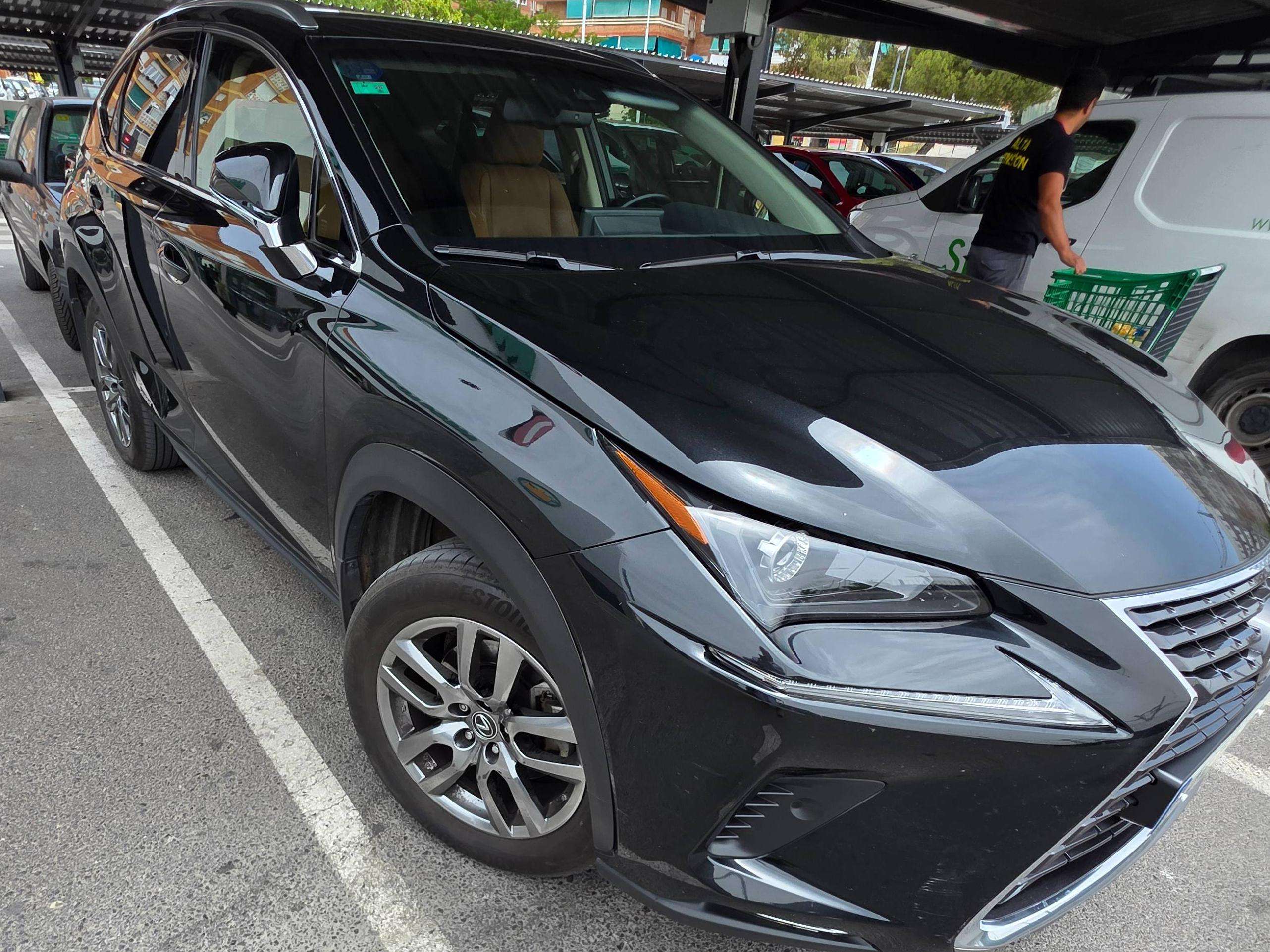 Lexus NX 300h NX 300h Executive Remolque   Navigation 4WD Executive Remolque   Navigation - foto 1