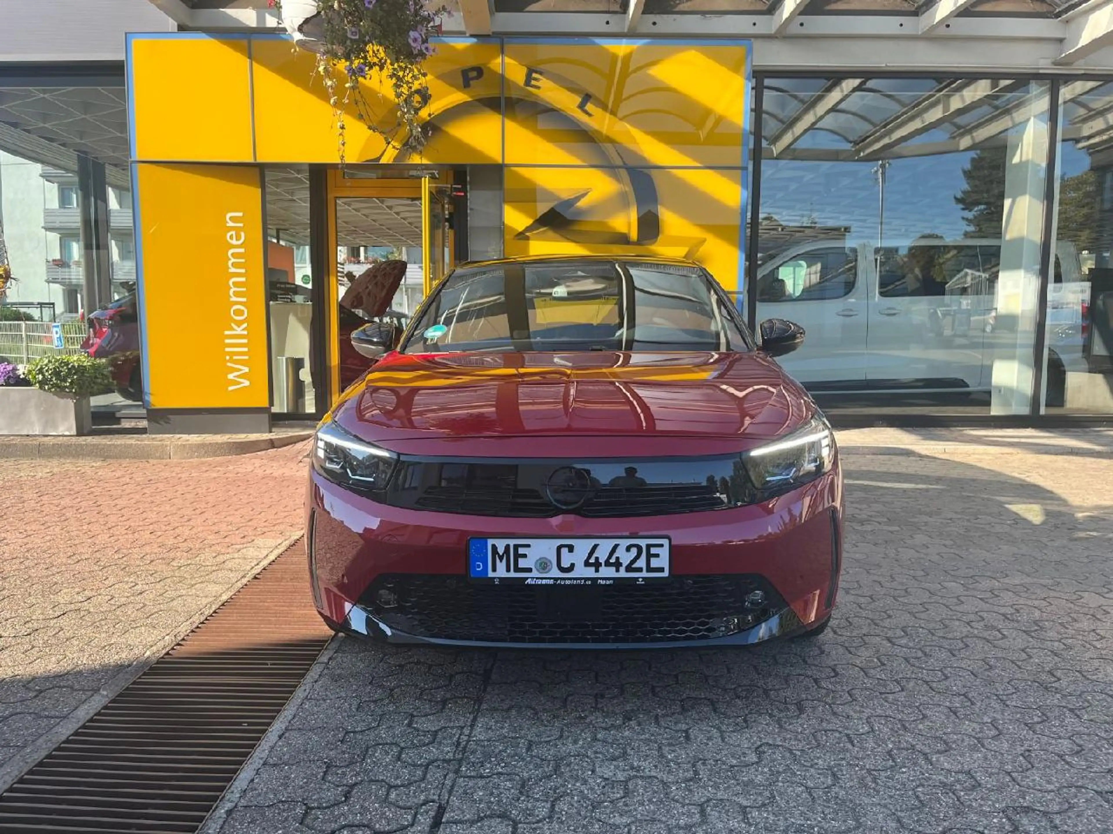 Opel Corsa-e e Ultimate Matrix ACC 180° SHZ CARPLAY — photo 2