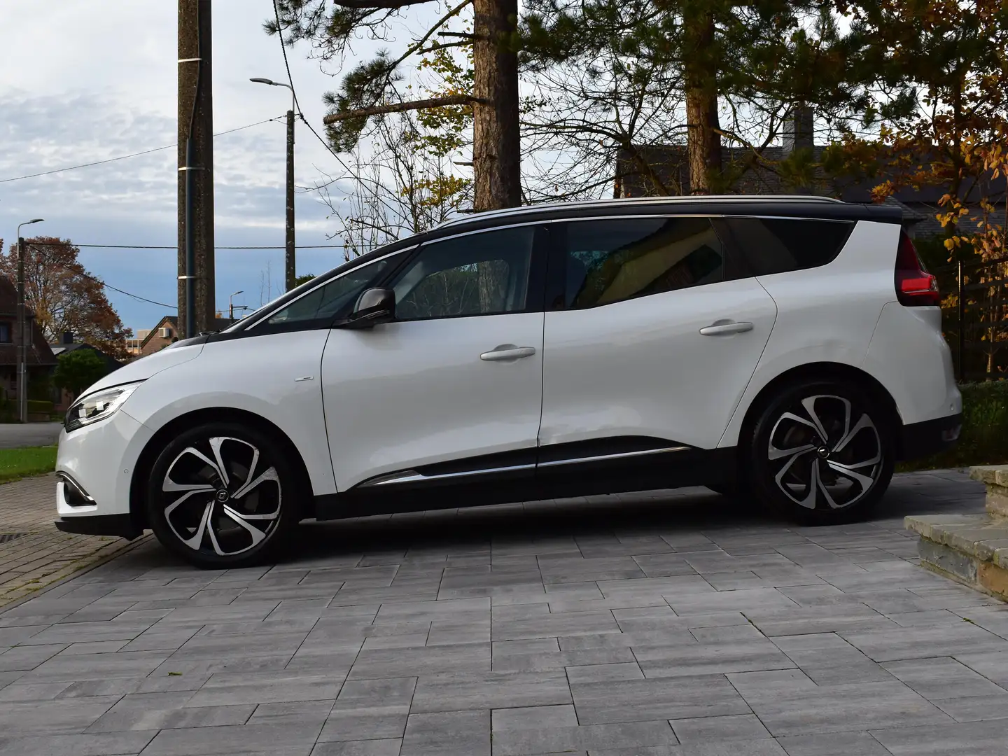 Renault Scenic Scenic 1.33 TCe Energy Bose Edition/7 PLACES/AUTO/ Wit - 2