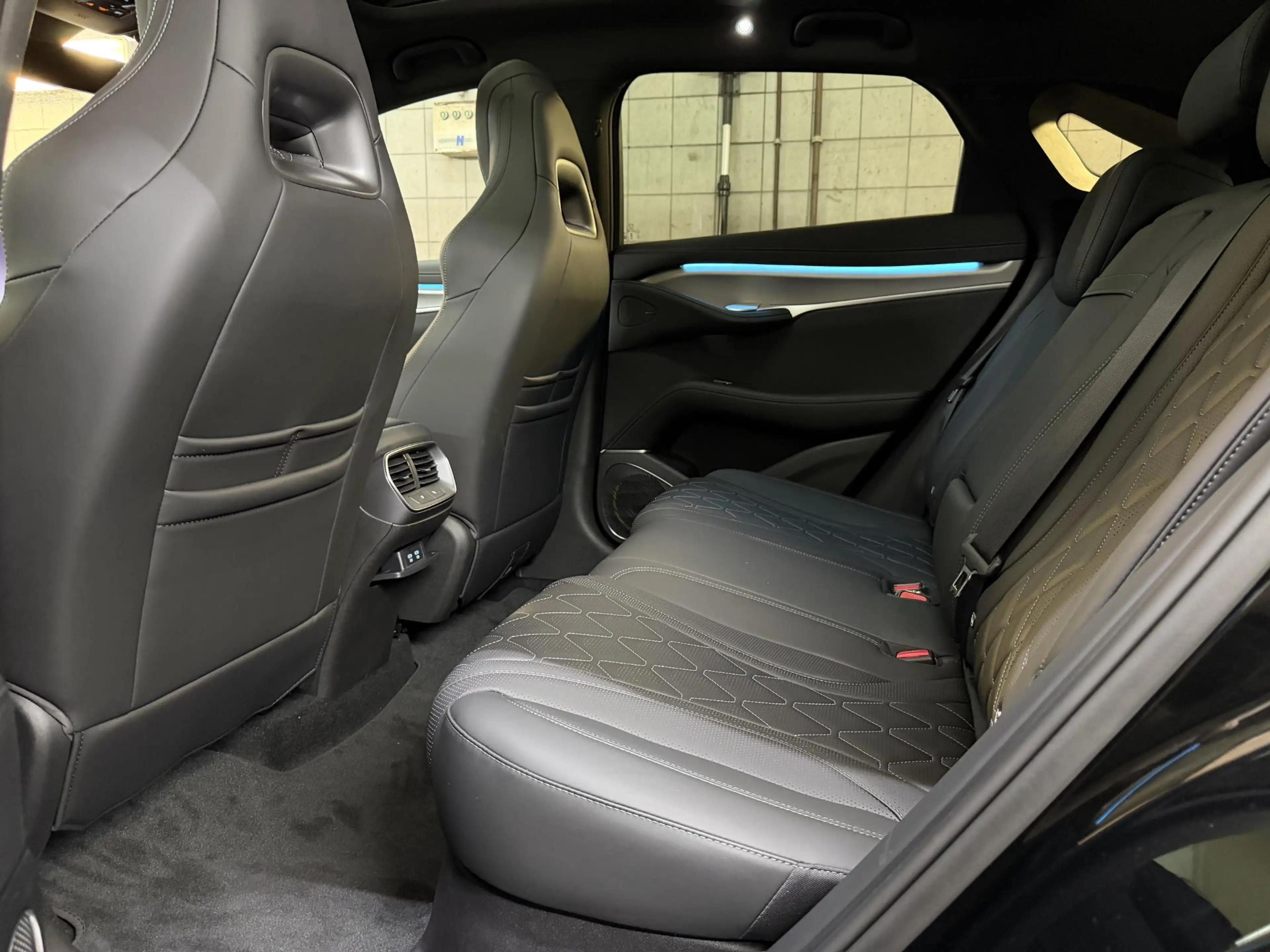 BYD Sealion 7 Excellence AWD 91.3 kWh | 531 PK! | Pano | LED | D — photo 31