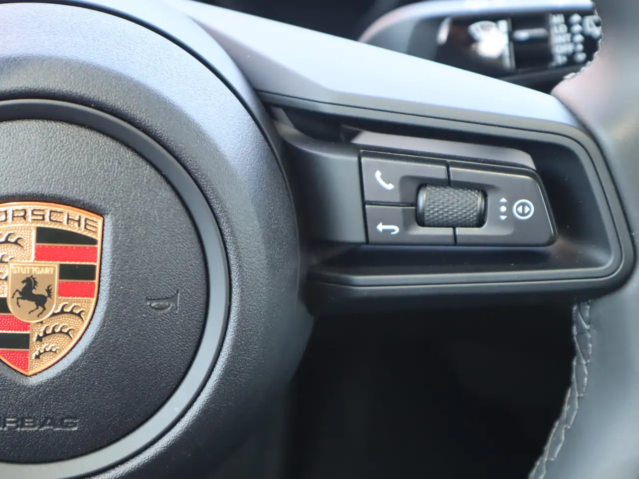 Porsche Taycan снимка Porsche Taycan
