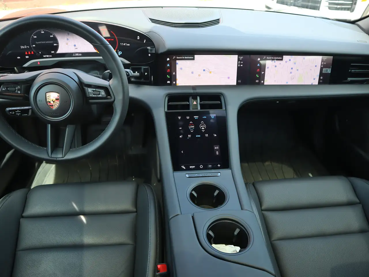 Porsche Taycan снимка Porsche Taycan