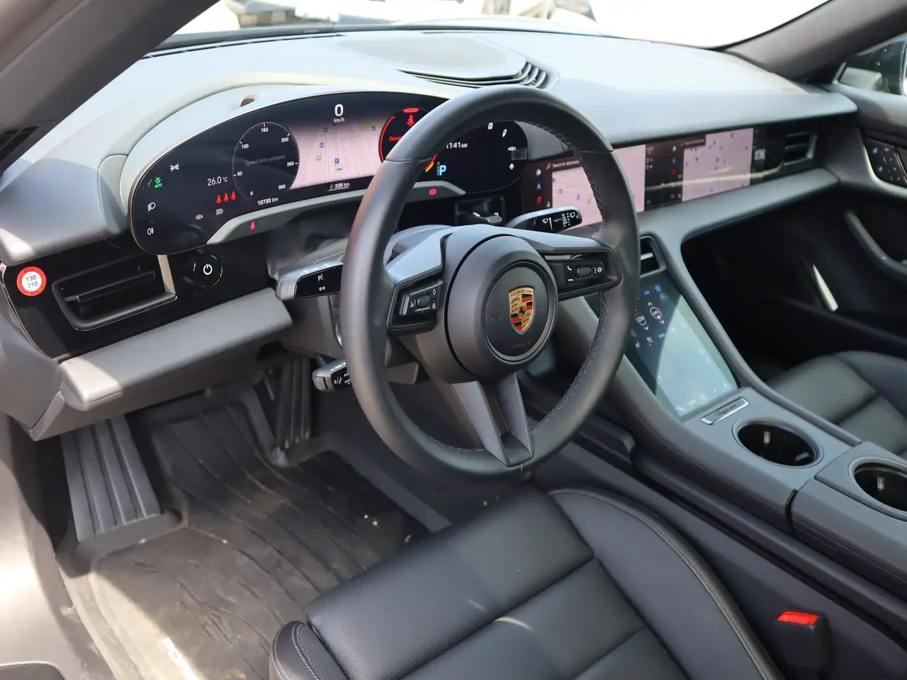 Porsche Taycan снимка Porsche Taycan